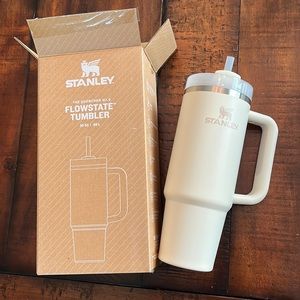 30oz Stanley Quencher 2.0 Flowstate Tumbler